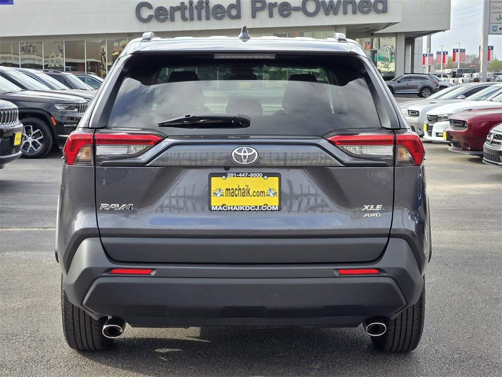 Used 2025 Toyota RAV4 XLE w/ Convenience Package image 5