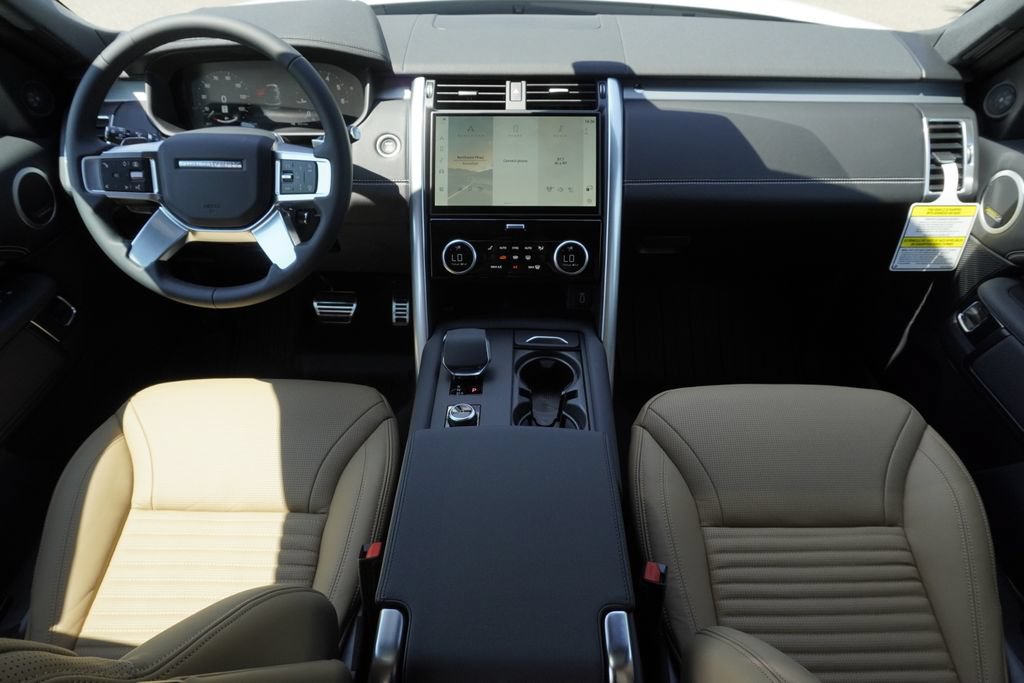 New 2026 Land Rover Discovery Dynamic SE AWD/4WD image 9