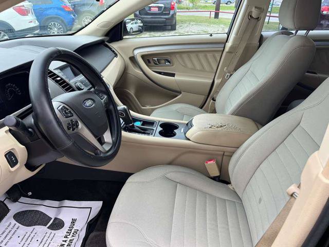 Used 2016 Ford Taurus SE FWD image 16