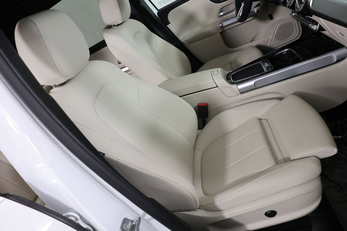 Used 2025 Mercedes-Benz GLB 250 4MATIC image 29