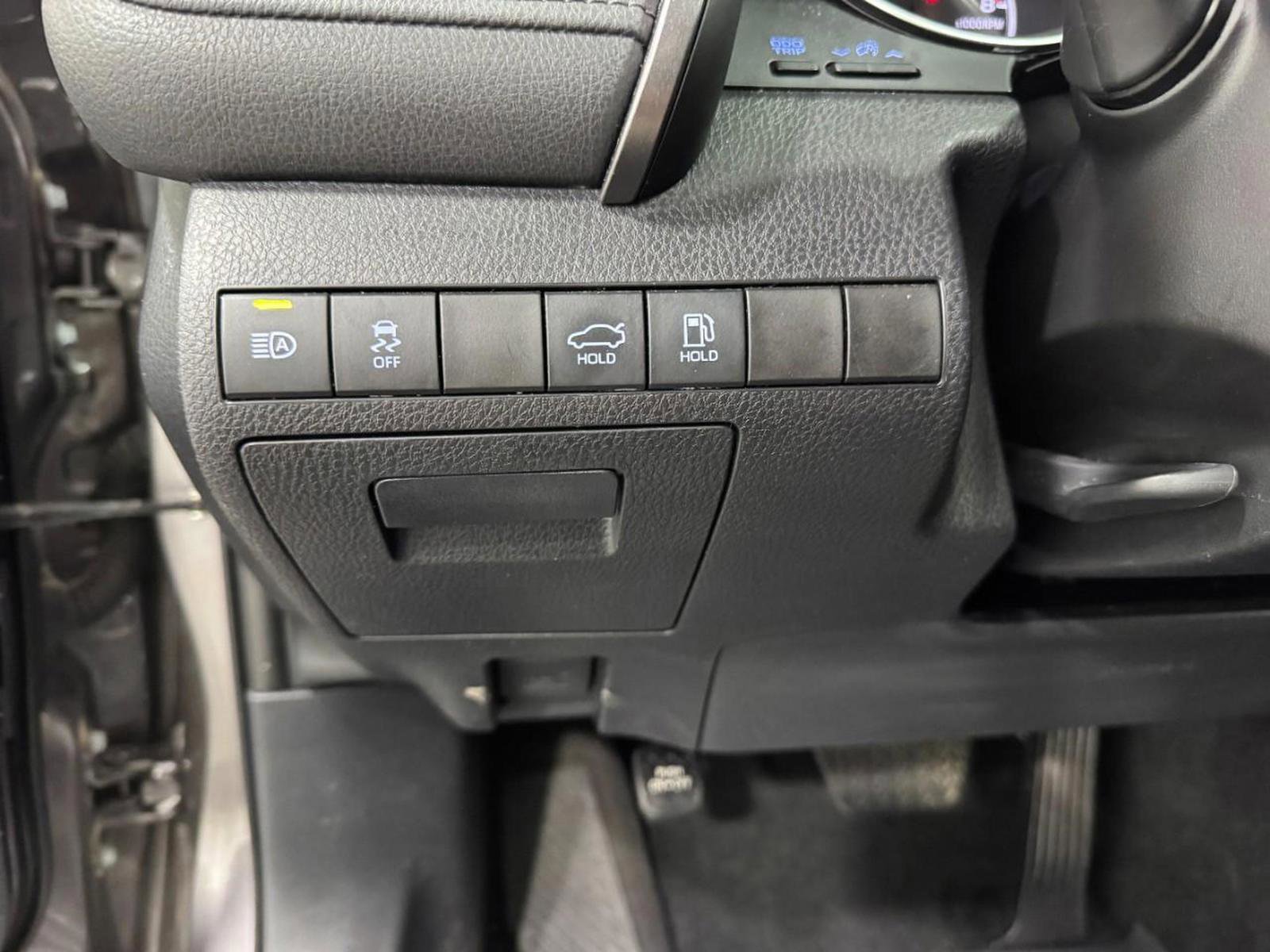 Used 2022 Toyota Camry LE image 27