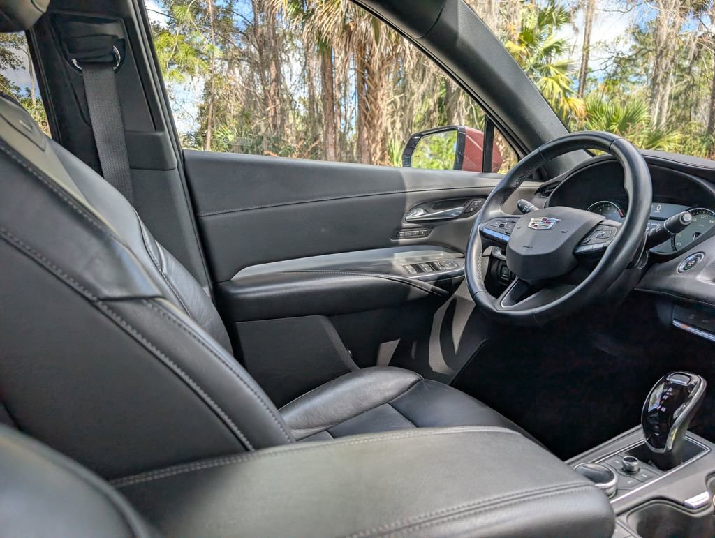 Used 2022 Cadillac XT4 Premium Luxury w/ Enhanced Visibility Package image 13