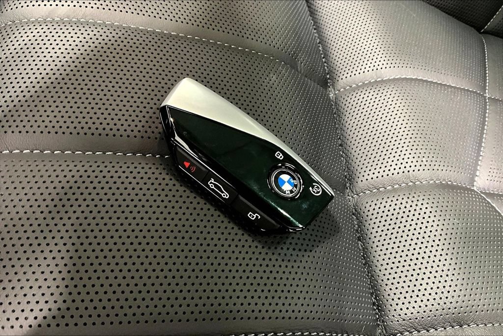 New 2026 BMW 740i RWD image 23