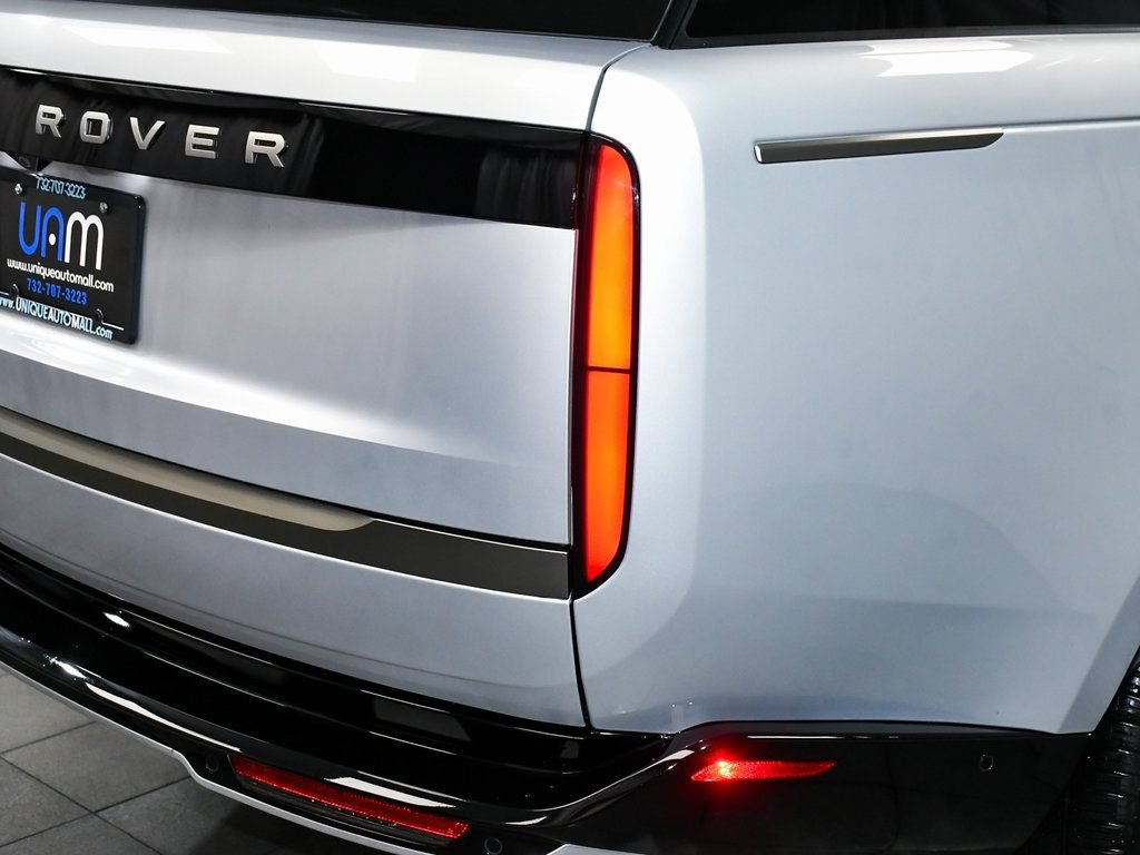 Used 2025 Land Rover Range Rover SE AWD/4WD image 97