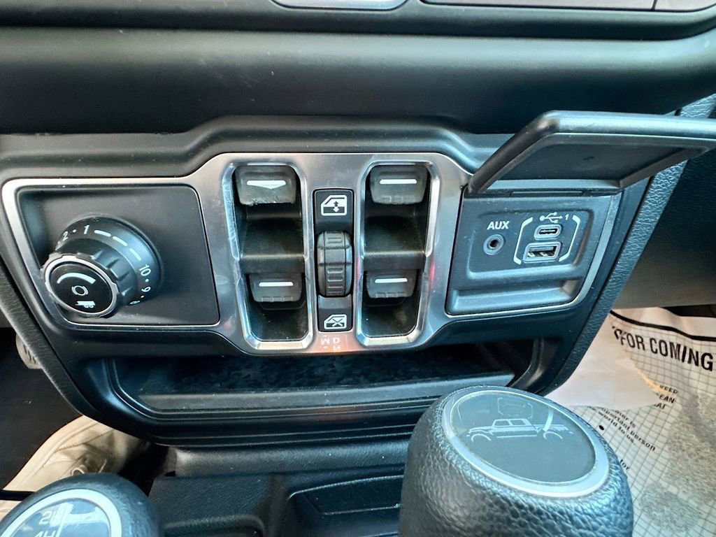 Used 2021 Jeep Gladiator Sport AWD/4WD image 24