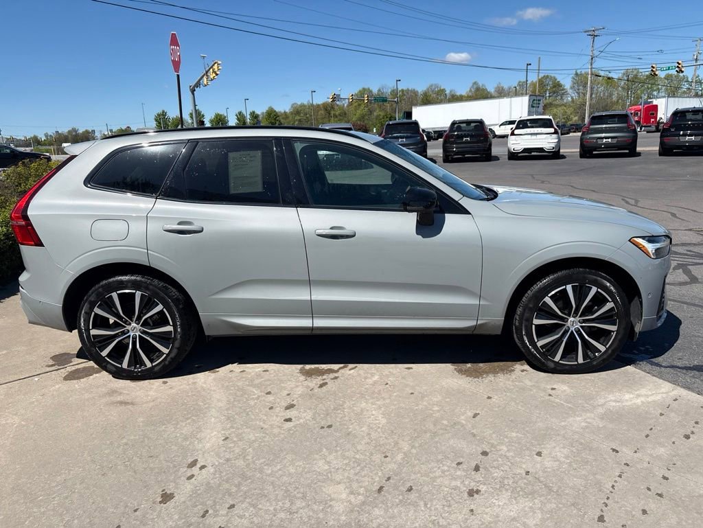 Used 2024 Volvo XC60 B5 Plus AWD/4WD image 6