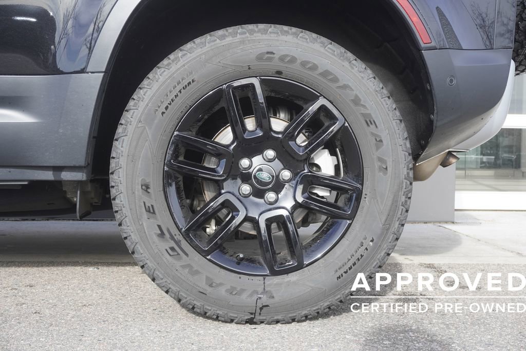 Used 2025 Land Rover Defender 110 S image 33