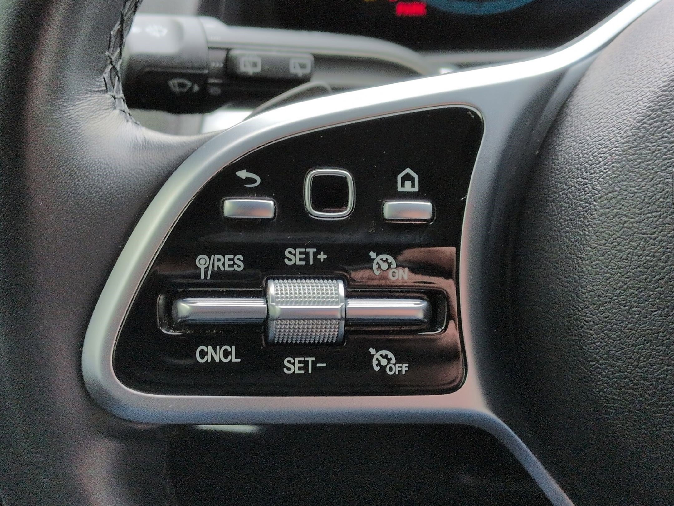 Certified 2023 Mercedes-Benz GLB 250 4MATIC w/ Premium Package image 16