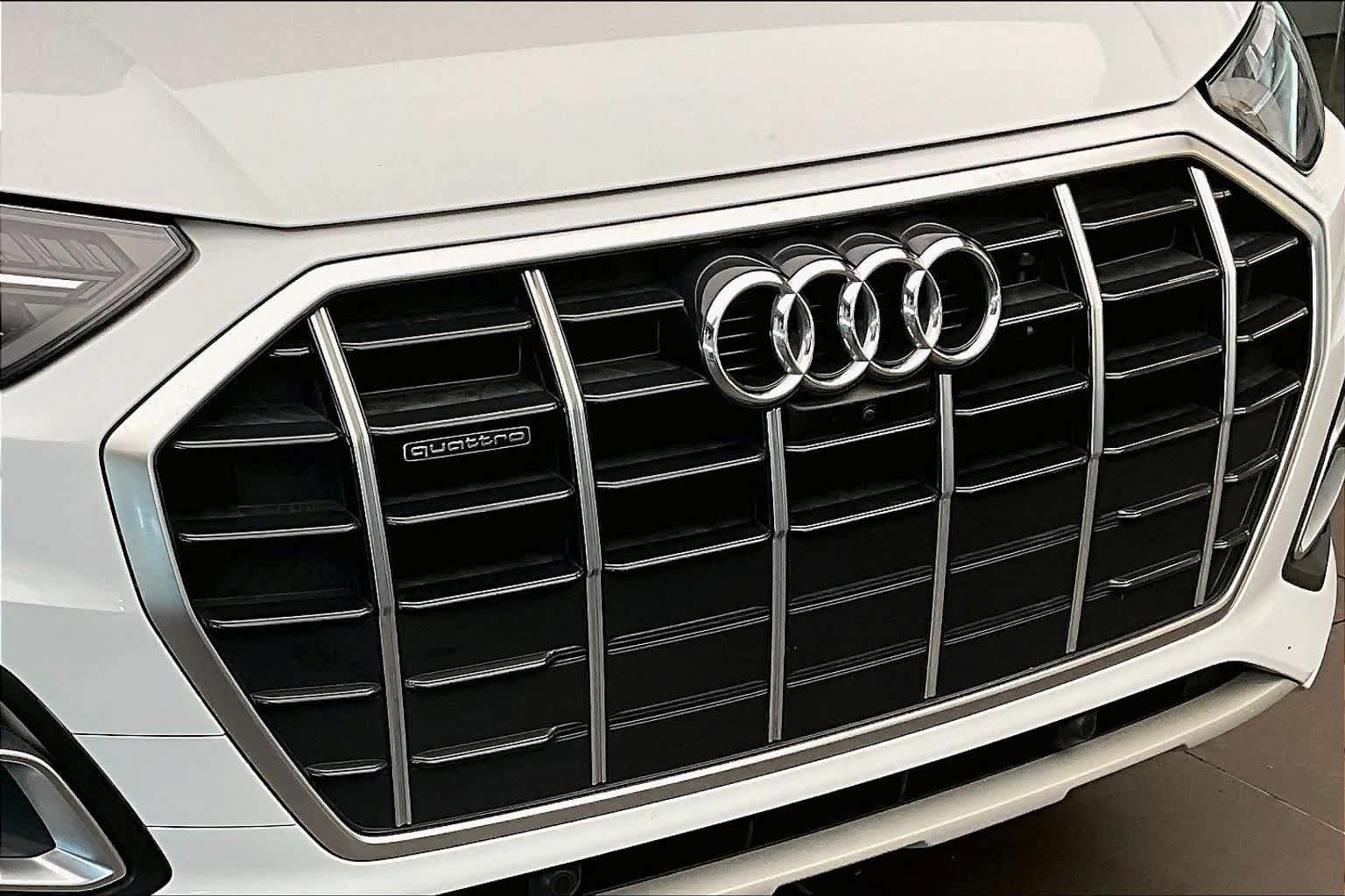 Used 2021 Audi Q5 2.0T Premium Plus w/ Premium Plus Package AWD/4WD image 32