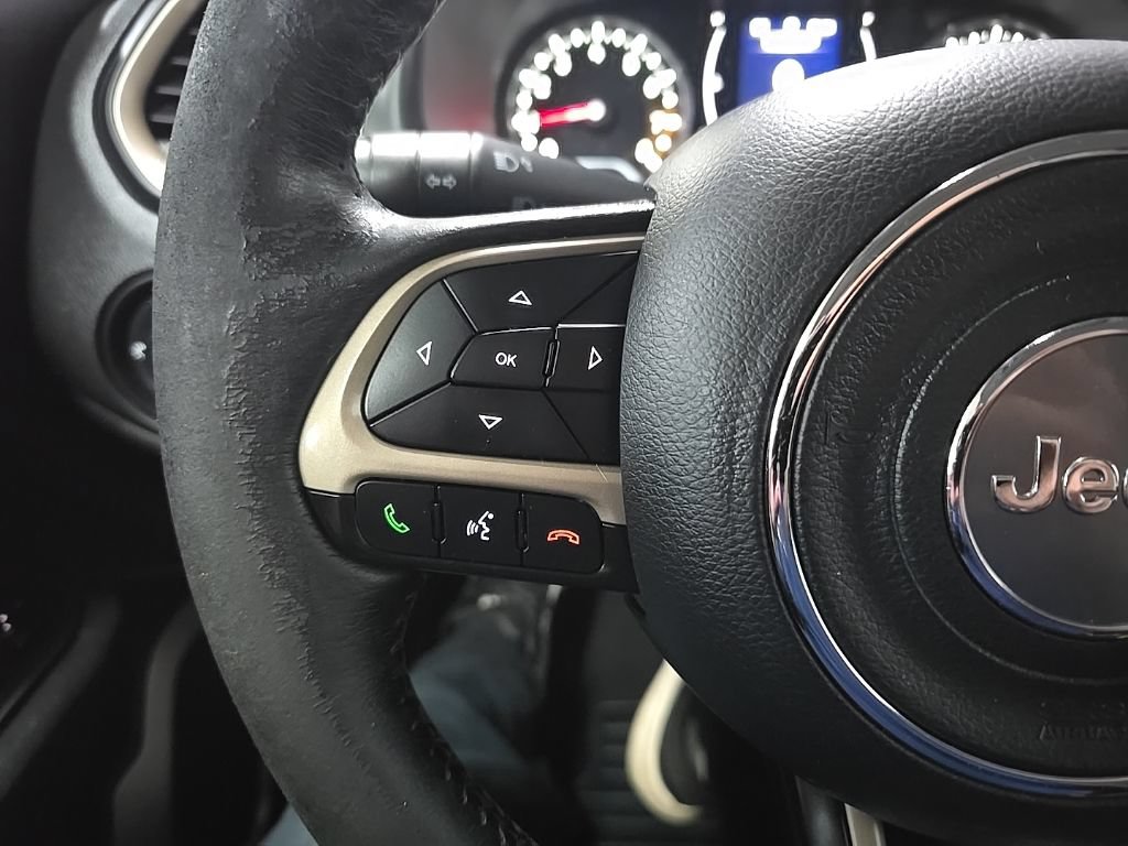 Used 2016 Jeep Renegade Latitude w/ Cold Weather Group AWD/4WD image 22