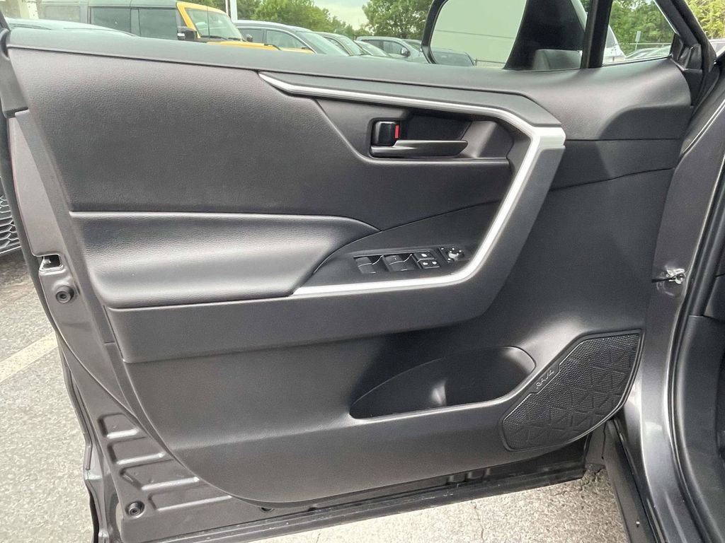 Used 2025 Toyota RAV4 LE FWD image 22