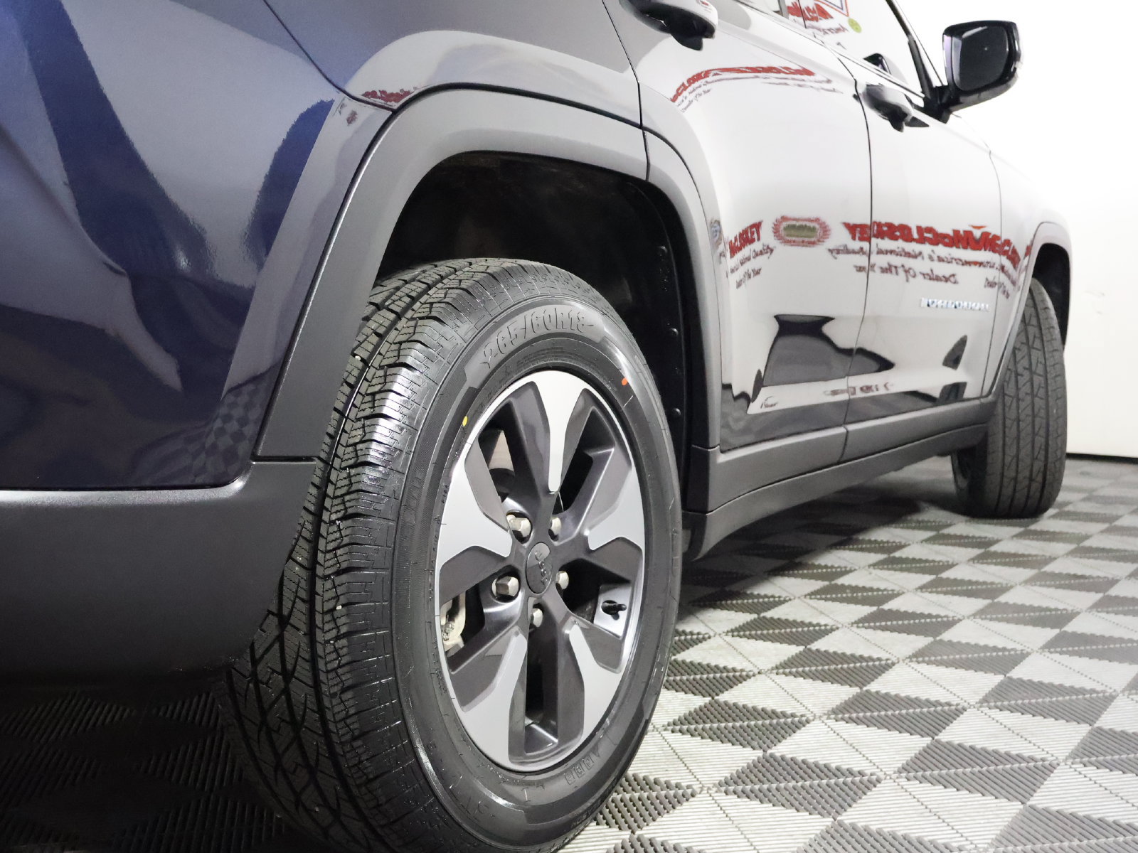 Used 2024 Jeep Grand Cherokee Limited 4xe w/ Trailer Tow Package AWD/4WD image 9