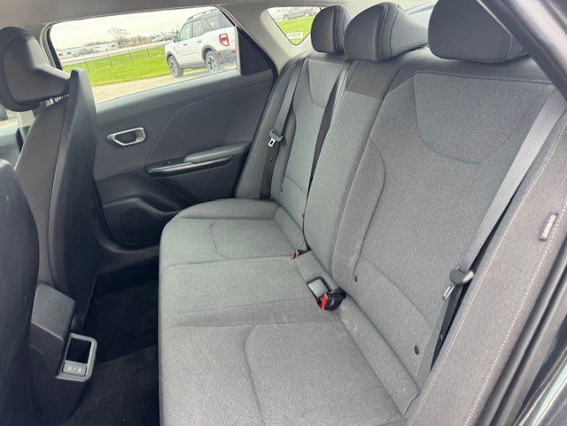 Used 2025 Kia K4 LXS image 26
