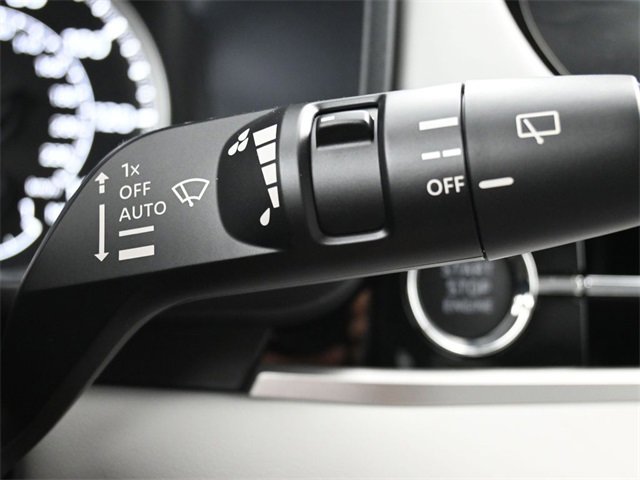 New 2025 Mitsubishi Outlander SE image 27