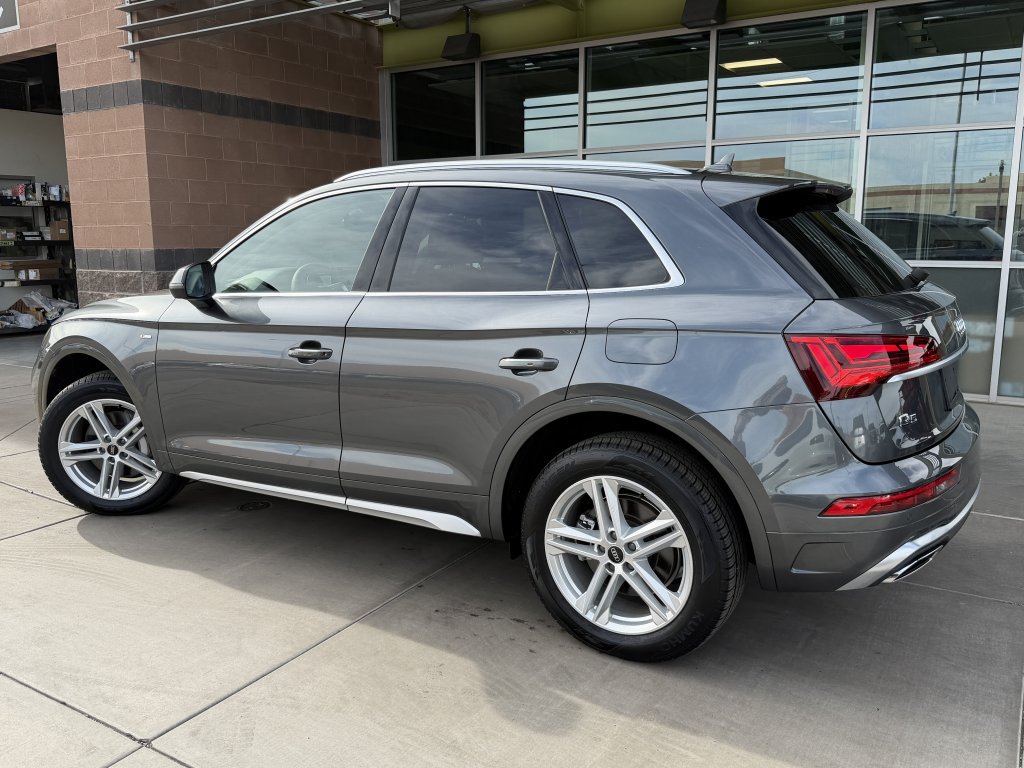 Used 2024 Audi Q5 e Premium w/ Convenience Package AWD/4WD image 5