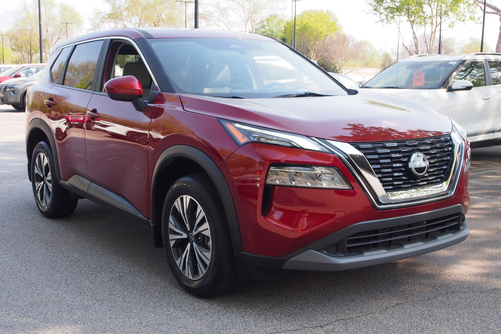 Used 2023 Nissan Rogue SV FWD image 1