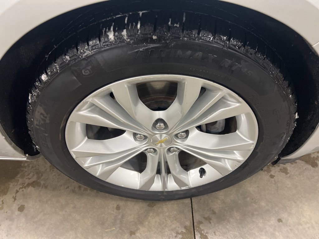 Used 2014 Chevrolet Impala LT w/ Convenience Package image 18