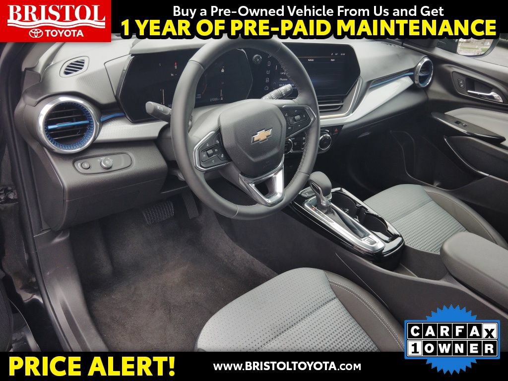 Used 2025 Chevrolet Trax LT w/ LT Convenience Package FWD image 15