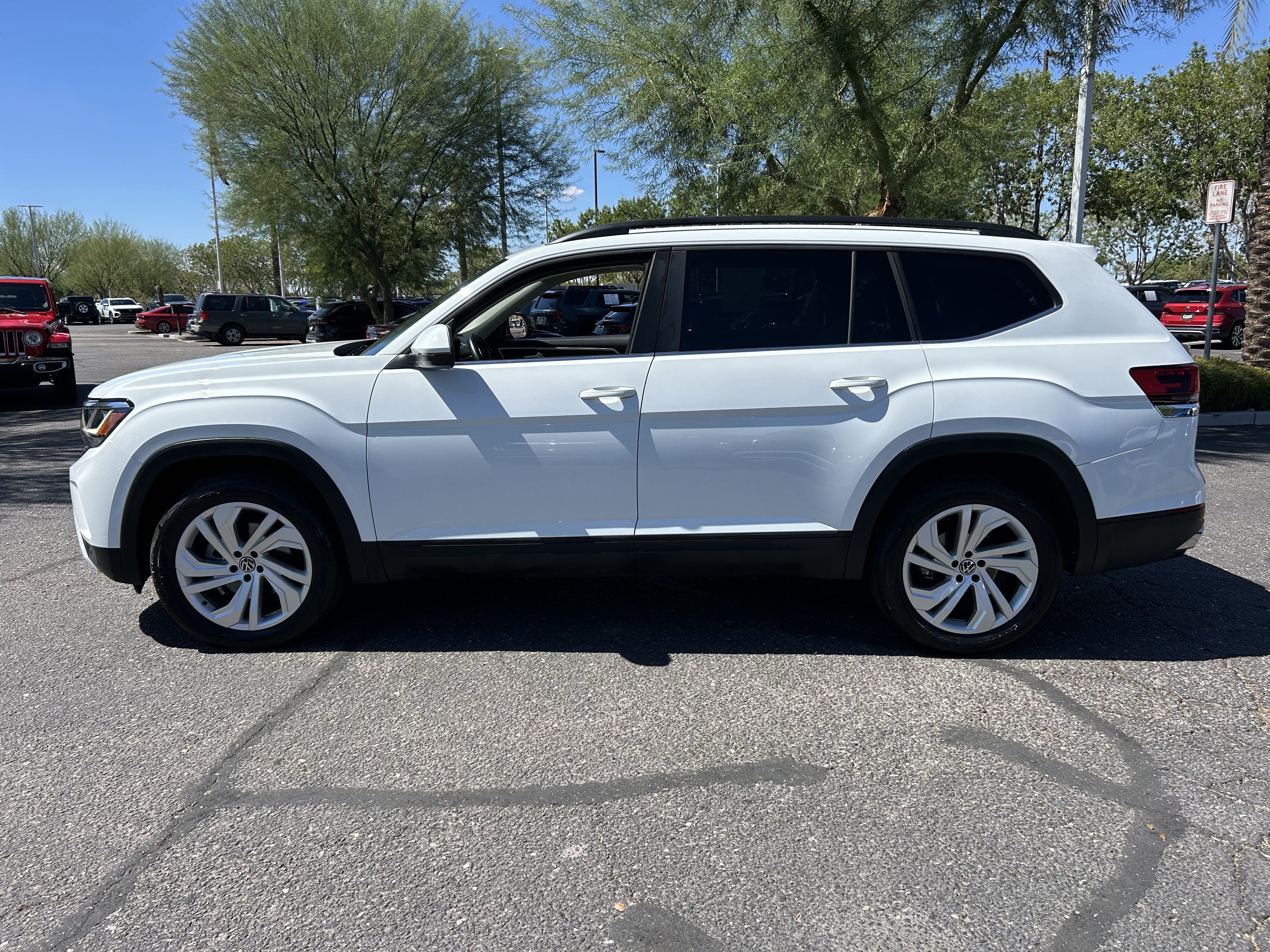 Used 2023 Volkswagen Atlas SE FWD image 2