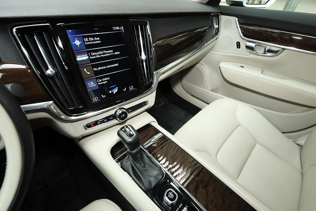 Used 2019 Volvo S90 T5 Momentum image 10