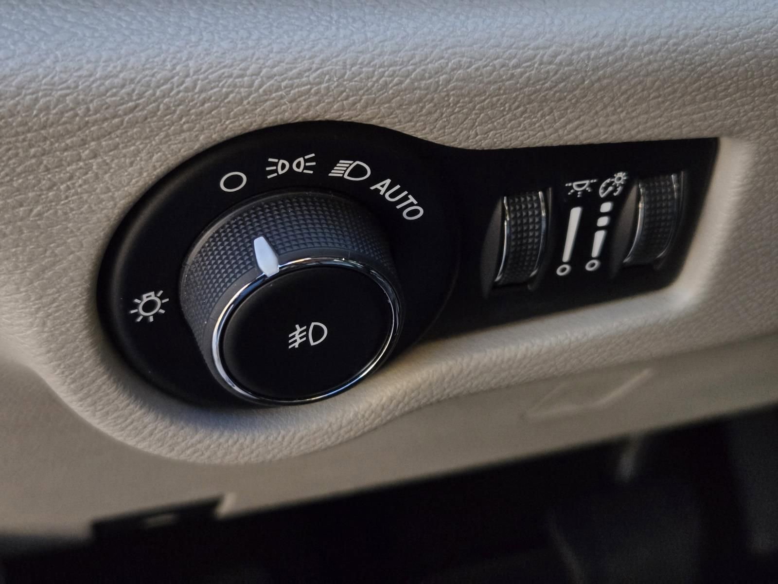 Used 2019 Chrysler Pacifica Limited image 23