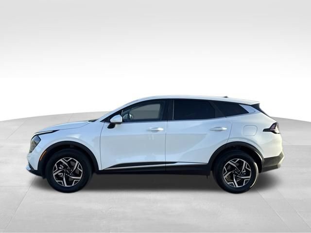Used 2024 Kia Sportage LX AWD/4WD image 6