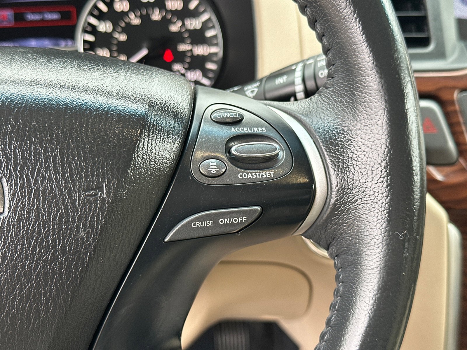 Used 2018 Nissan Pathfinder Platinum image 29