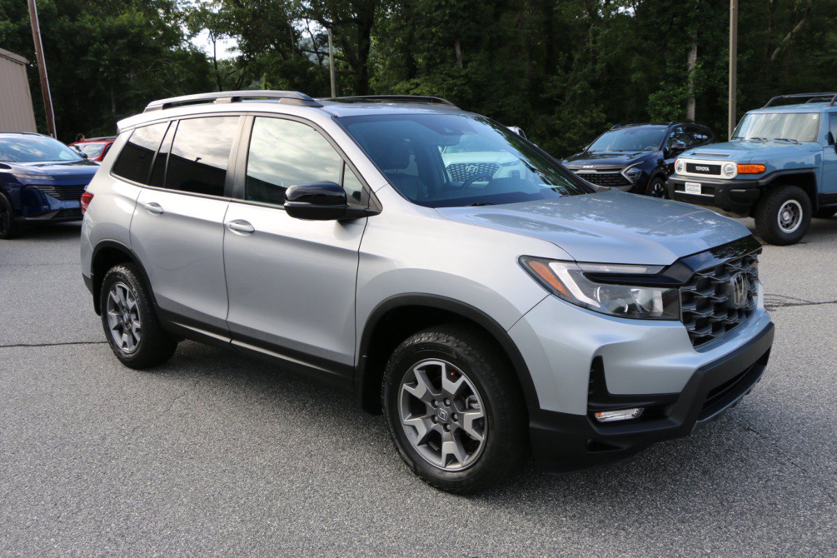 Used 2023 Honda Passport TrailSport image 10