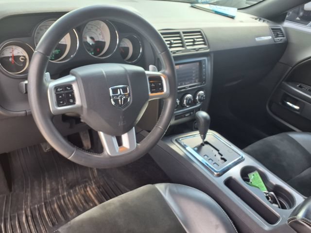 Used 2014 Dodge Challenger R/T RWD image 4