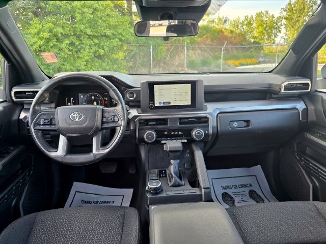 Used 2025 Toyota 4Runner SR5 AWD/4WD image 15