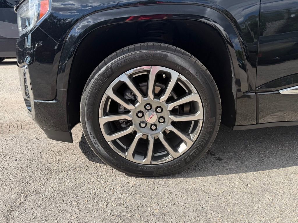 Used 2022 GMC Acadia Denali w/ Denali Ultimate Package FWD image 9