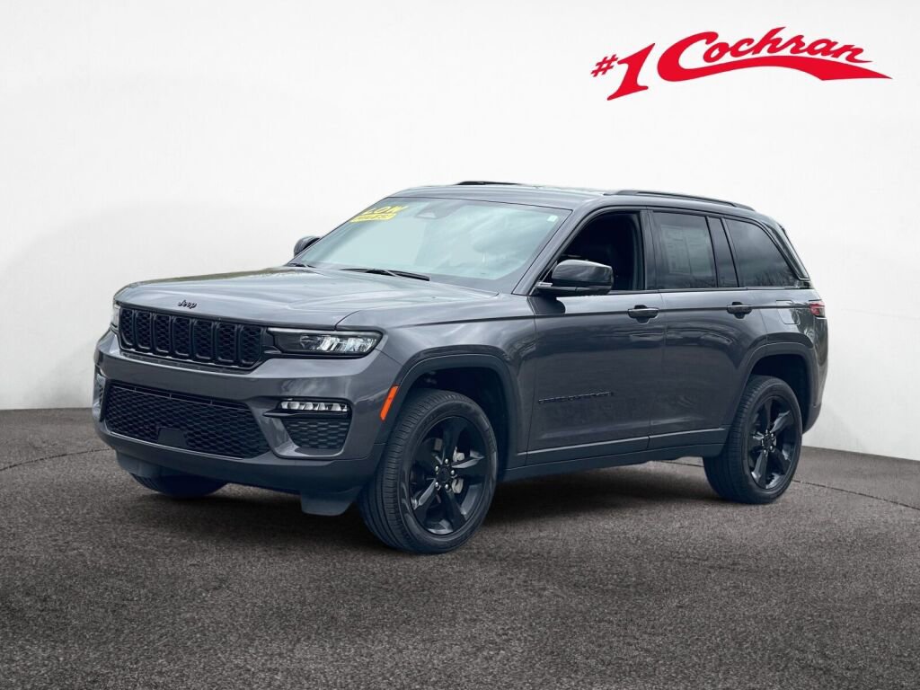 Used 2024 Jeep Grand Cherokee Limited w/ Black Appearance Package AWD/4WD image 34
