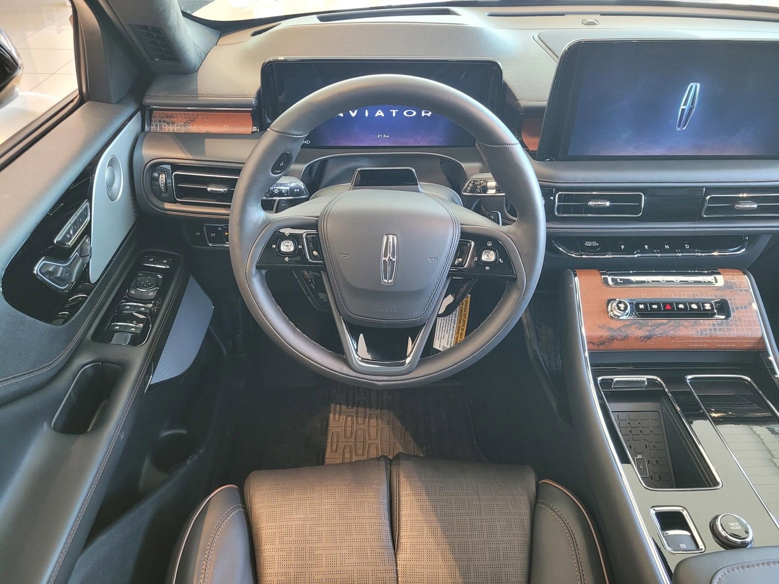 New 2026 Lincoln Aviator Black Label w/ Black Label Special Edition image 8