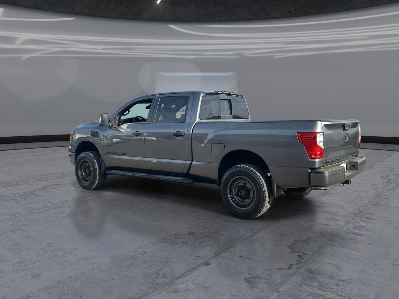 Used 2019 Nissan Titan SL w/ Midnight Edition AWD/4WD image 4