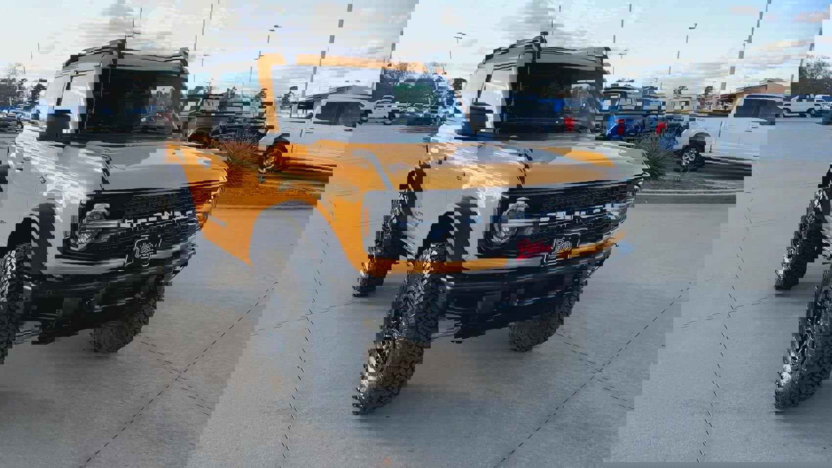 Used 2022 Ford Bronco Wildtrak image 2