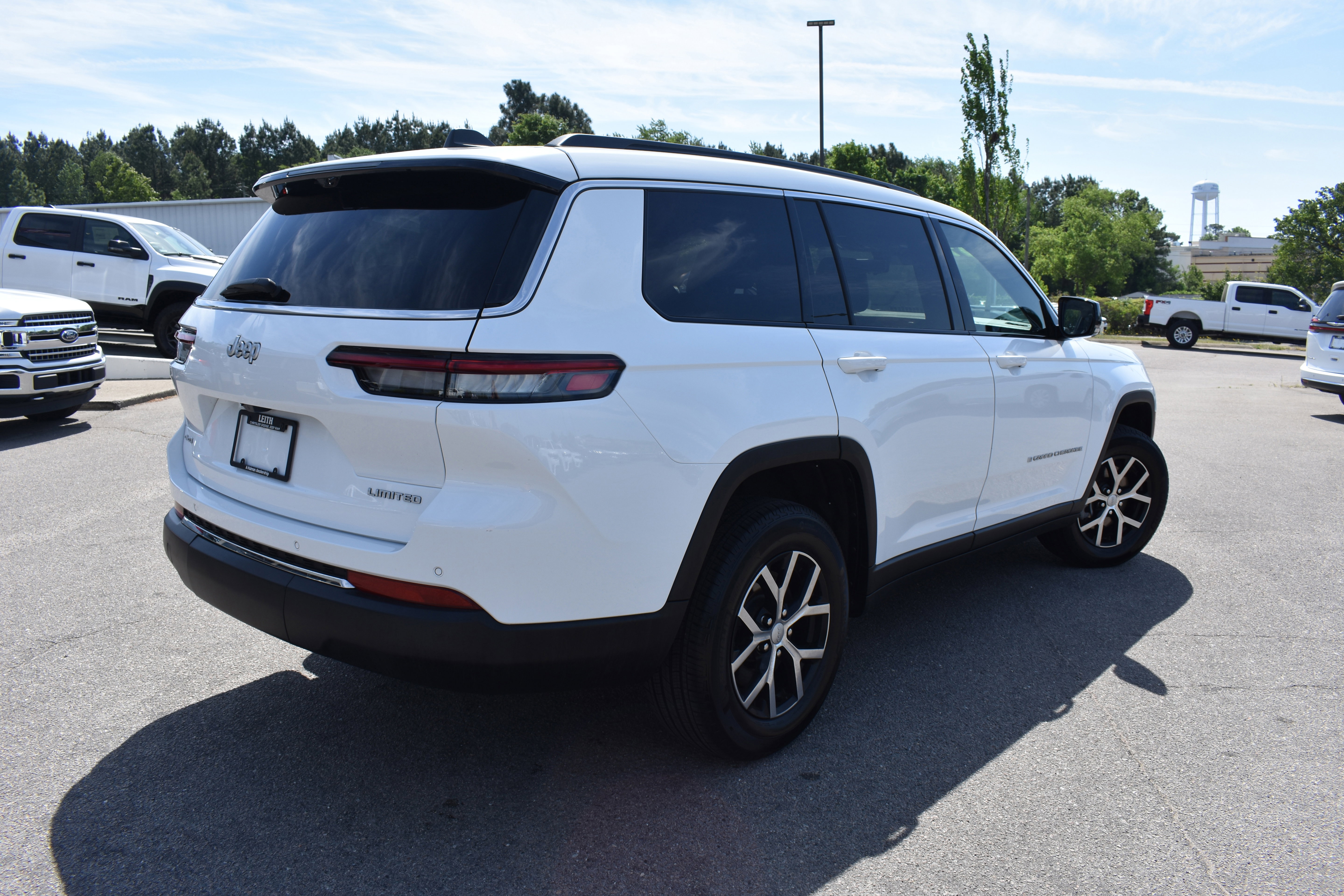 Used 2025 Jeep Grand Cherokee L Limited w/ Luxury Tech Group II AWD/4WD image 9