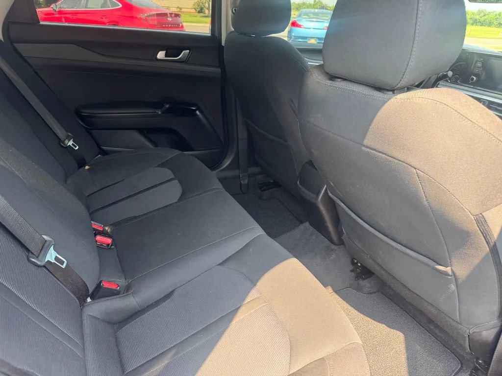 Used 2022 Kia K5 LX FWD image 7