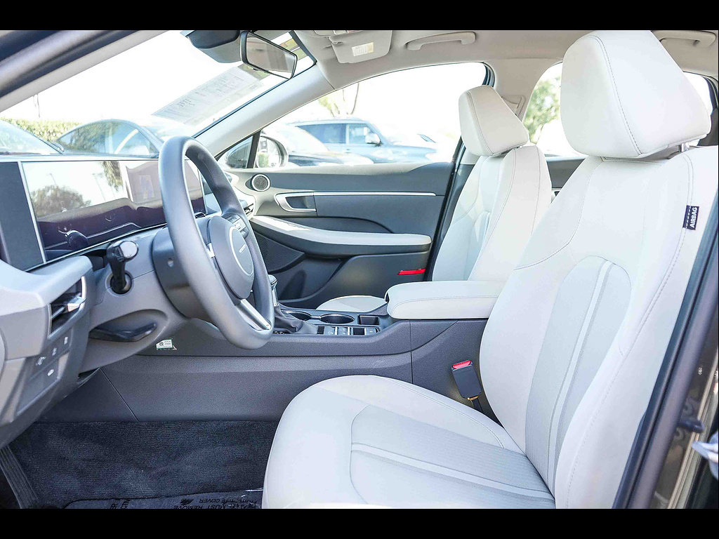 Certified 2025 Hyundai Sonata SE FWD image 19