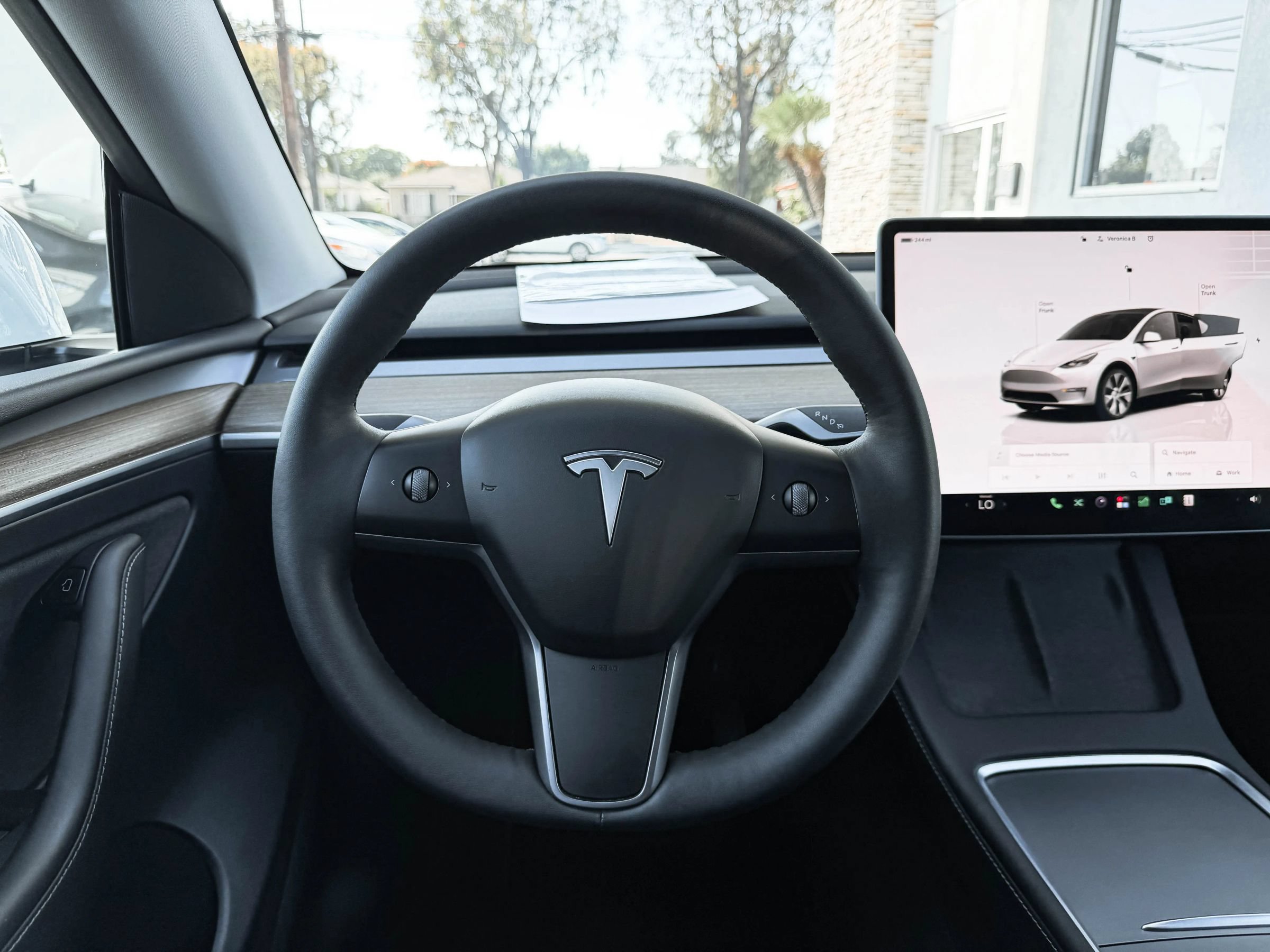 Used 2024 Tesla Model Y Long Range AWD/4WD image 26