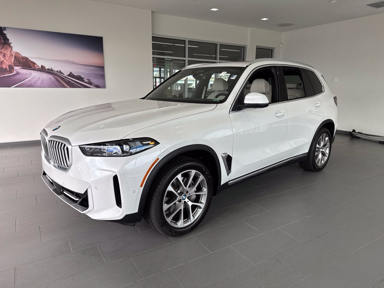 Used 2026 BMW X5 xDrive40i w/ Executive Package AWD/4WD image 4