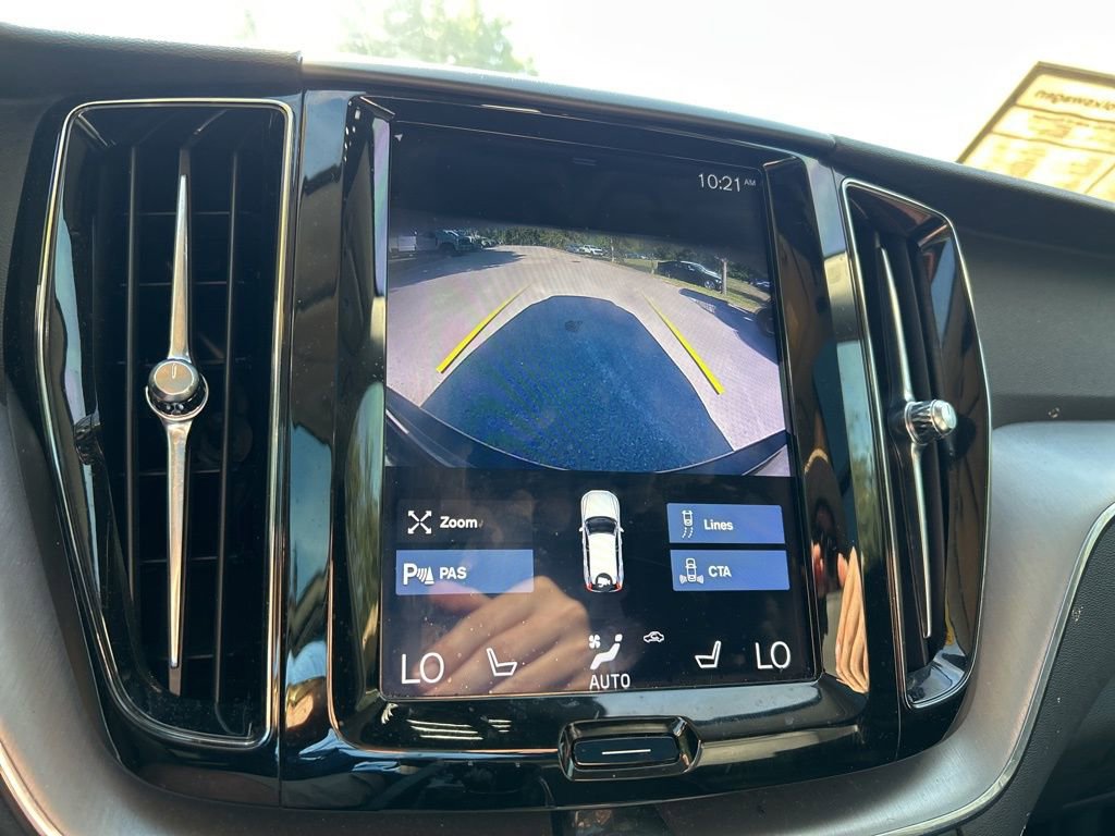 Used 2020 Volvo XC60 T5 Momentum image 34