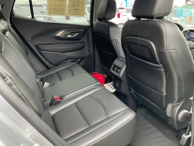 Used 2024 GMC Terrain SLT AWD/4WD image 19