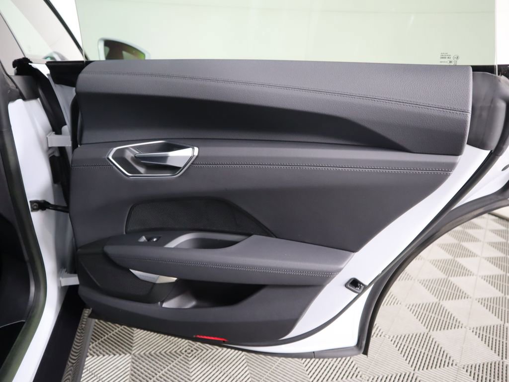 Certified 2023 Audi e-tron GT Premium Plus image 28