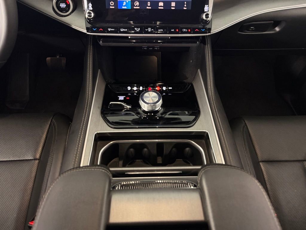 Certified 2025 Jeep Wagoneer L 4WD image 17