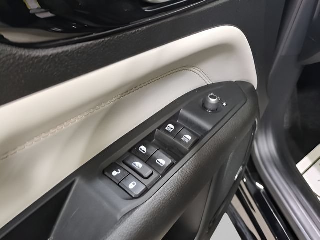 Used 2024 Jeep Compass Limited w/ Elite Group AWD/4WD image 21