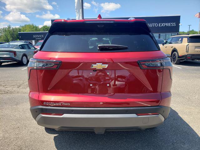 Used 2025 Chevrolet Equinox LT w/ Convenience Package II AWD/4WD image 4