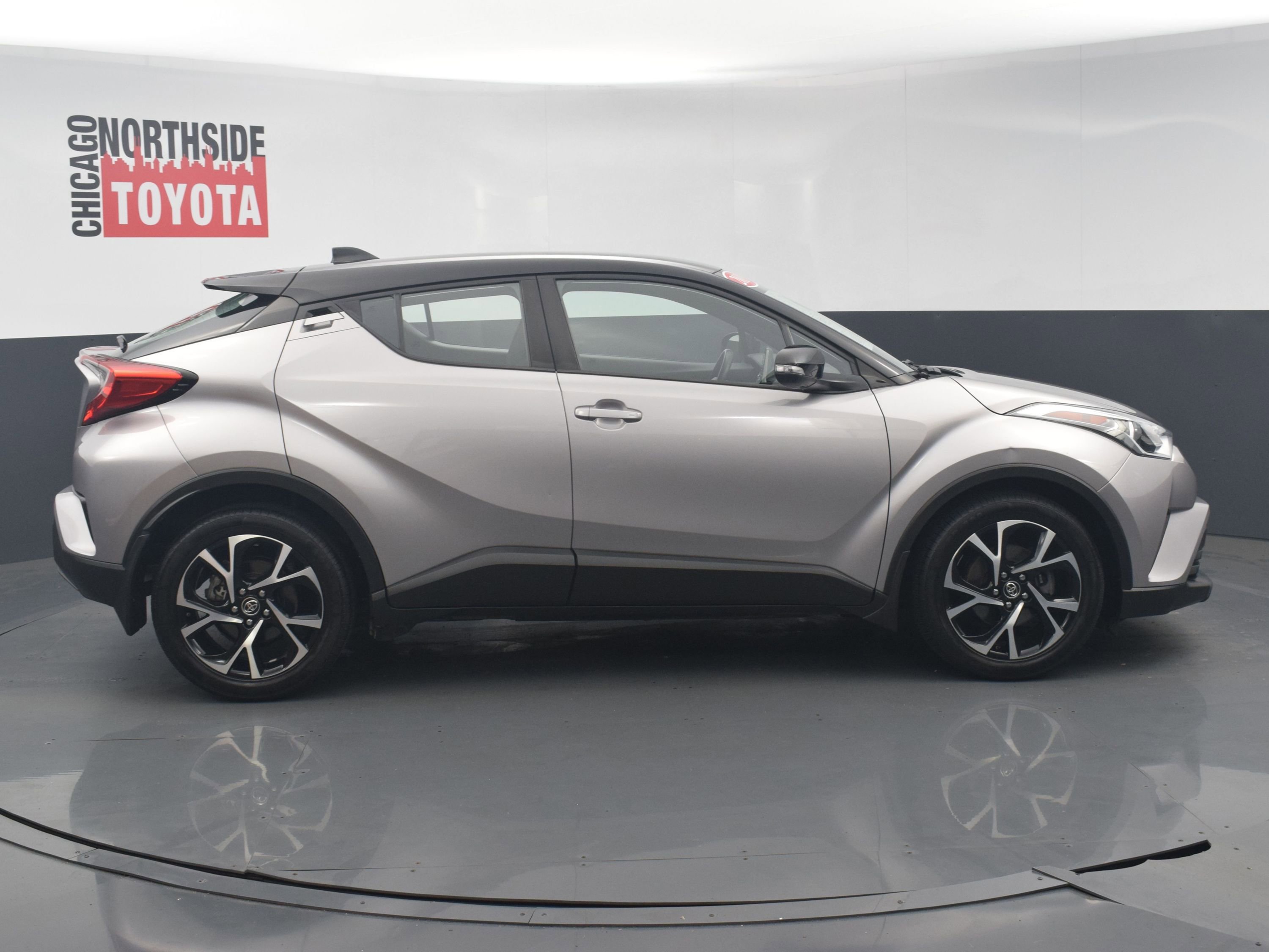 Used 2019 Toyota C-HR XLE image 5