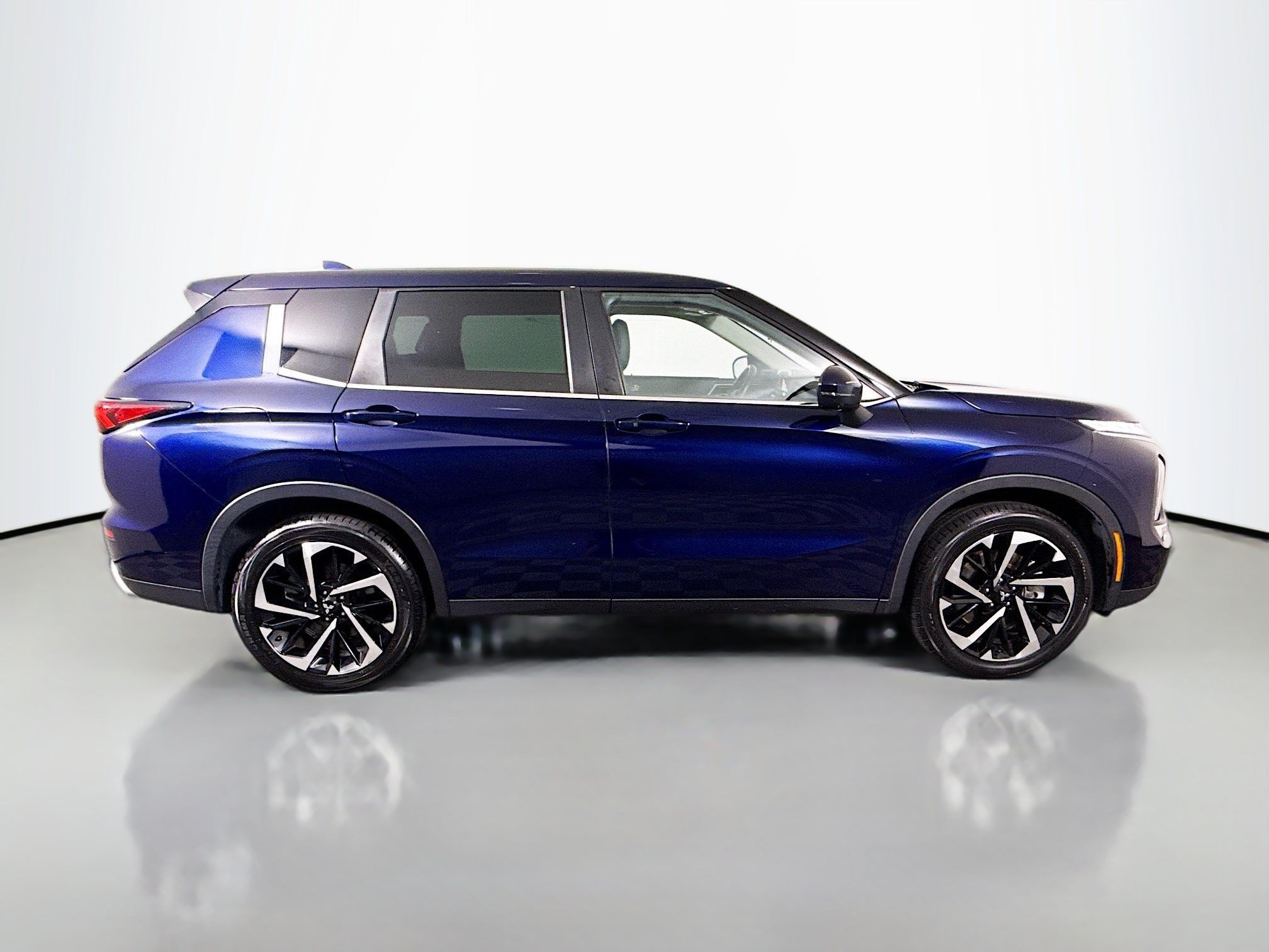 Used 2022 Mitsubishi Outlander SE FWD image 11