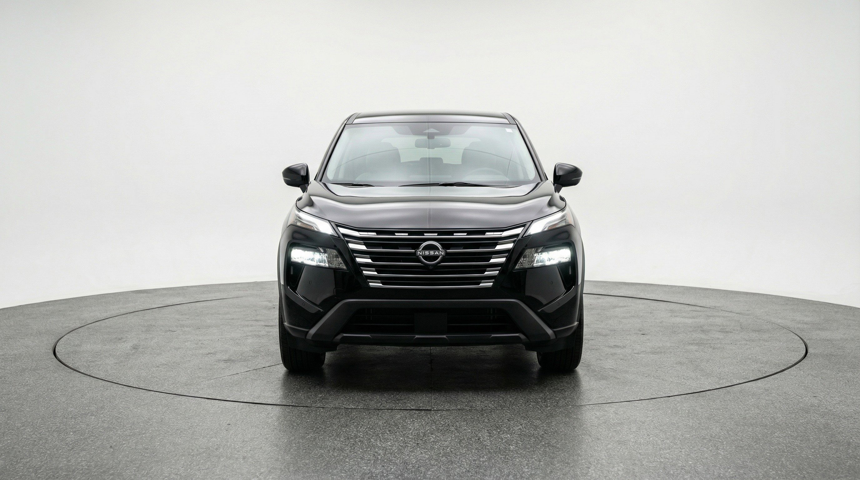 Used 2025 Nissan Rogue SV image 2