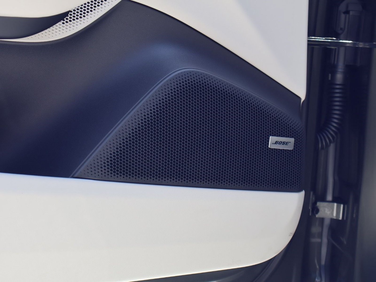 New 2026 Porsche Macan Turbo Electric RWD image 13
